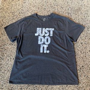 NIKE Mens Athletic Shirt Pre-Owned Like New